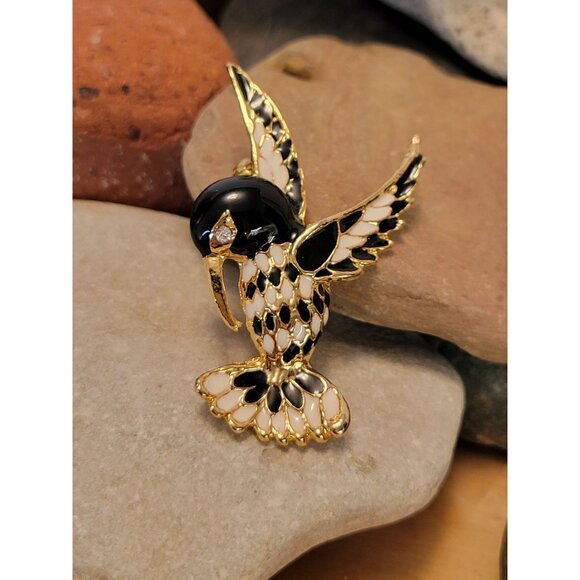 Vintage Gold-Tone Enamel Hummingbird Brooch Pin With Rhinestone Eye 2.25 Inches - Picture 2 of 7